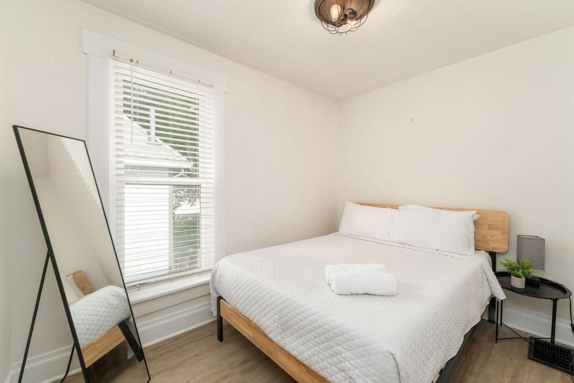 Вилла Housepitality - The Madison House - Brand New Колумбус Экстерьер фото