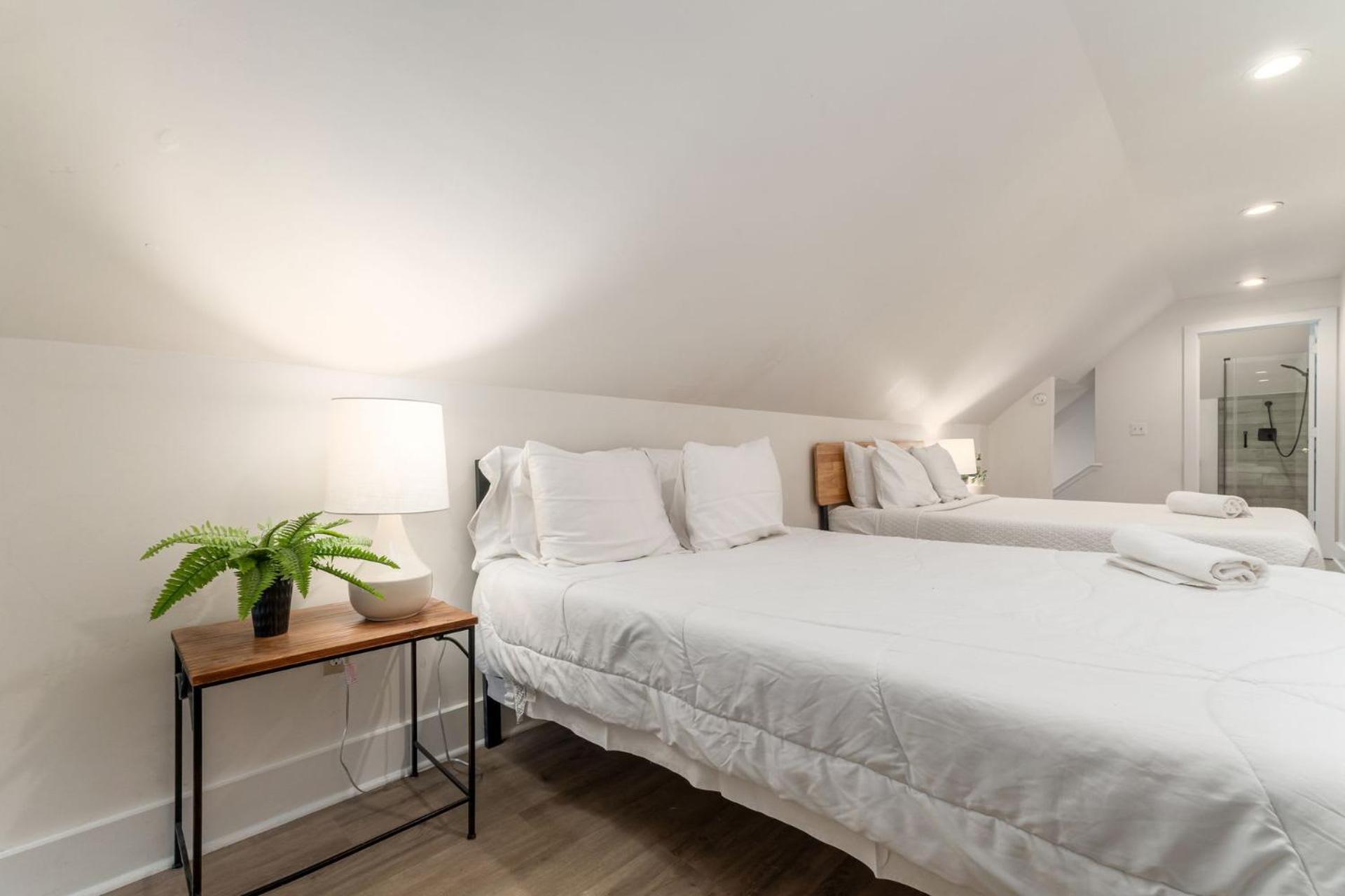 Вилла Housepitality - The Madison House - Brand New Колумбус Экстерьер фото